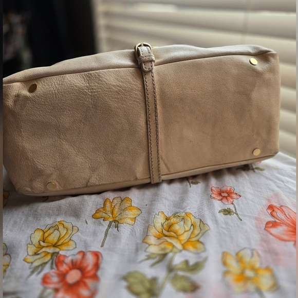 Jimmy Choo Elegant Cream Leather Handbag - Picture 4 of 13